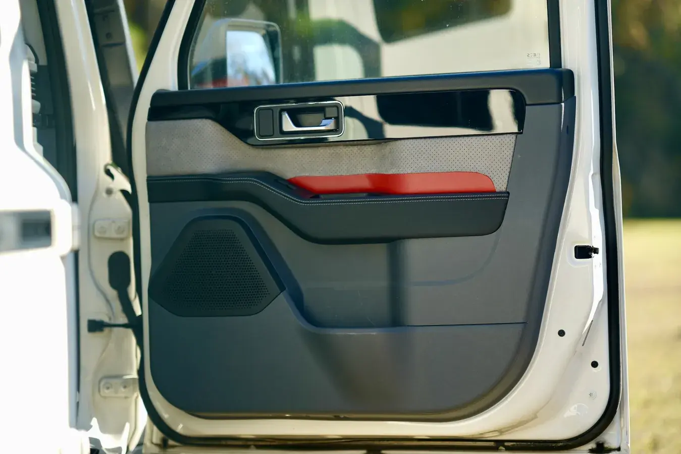 2024 INEOS Grenadier Signature Off-Road Edition