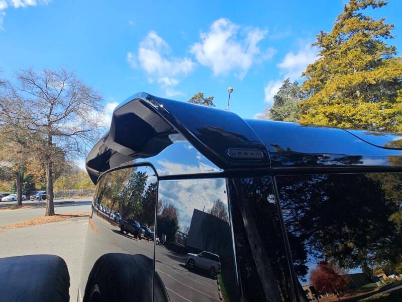 2024 Land Rover Defender 110 Urban Widetrack