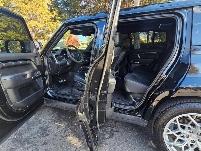 2024 Land Rover Defender 110 Urban Widetrack