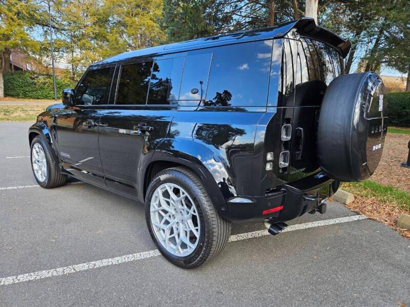 2024 Land Rover Defender 110 Urban Widetrack