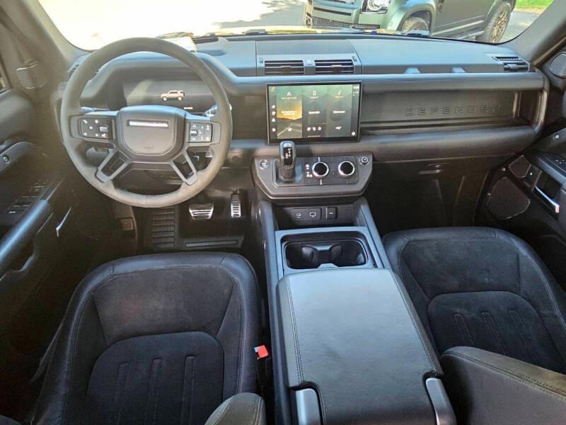 2024 Land Rover Defender 110 Urban Widetrack