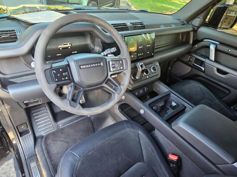 2024 Land Rover Defender 110 Urban Widetrack