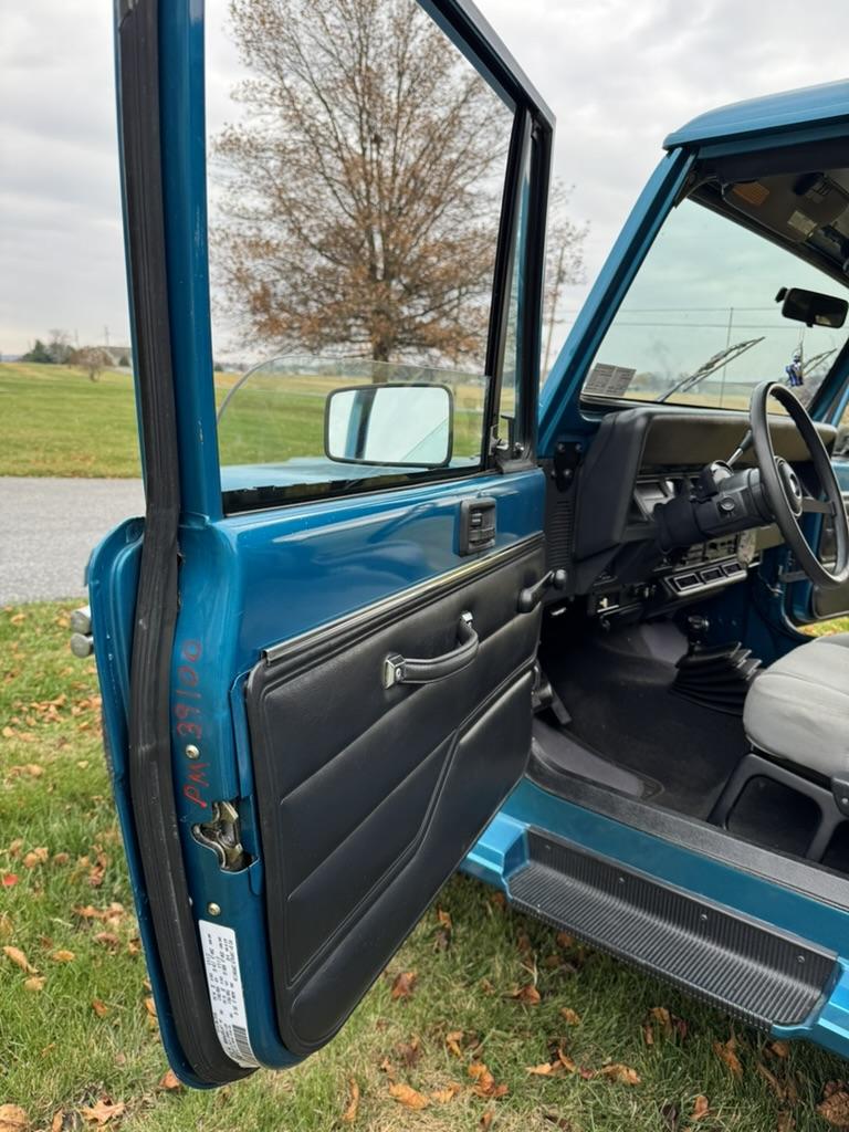 53k-Mile 1993 Jeep Wrangler YJ Splash Edition