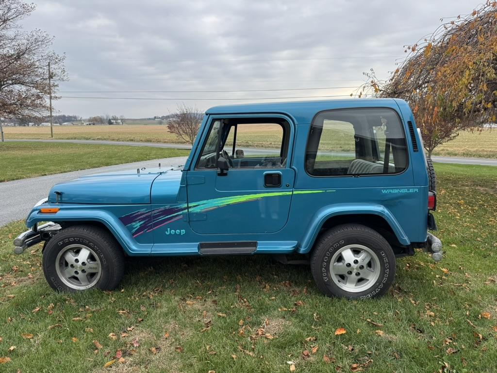 53k-Mile 1993 Jeep Wrangler YJ Splash Edition - 2