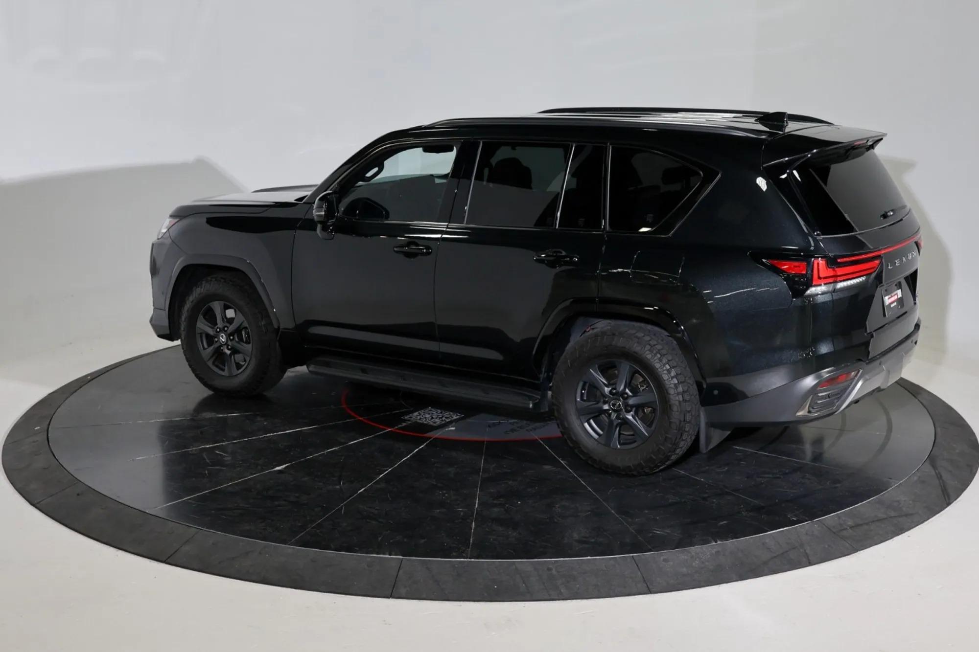 2025 Lexus LX 700h Overtrail