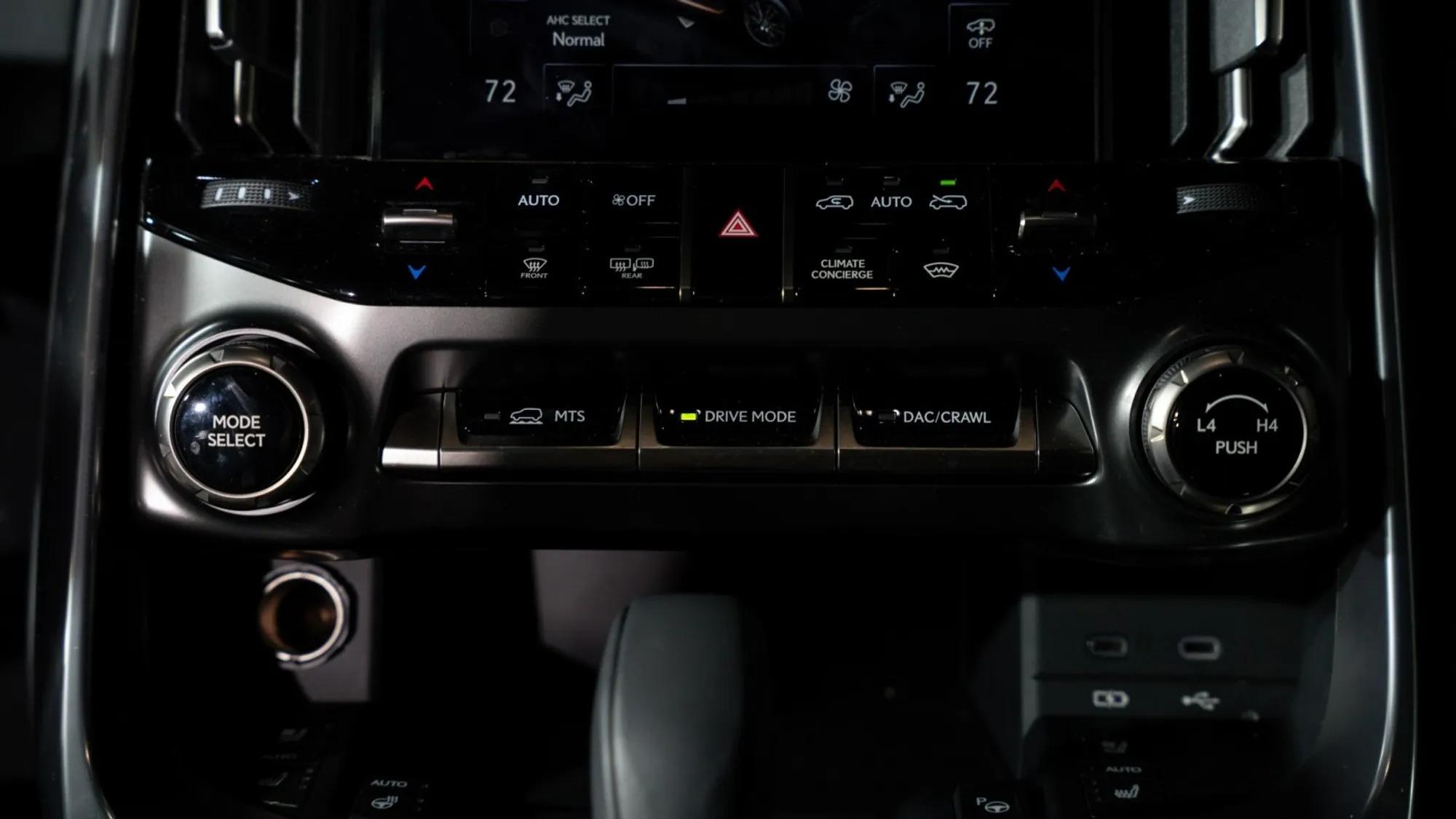 2025 Lexus LX 700h Overtrail