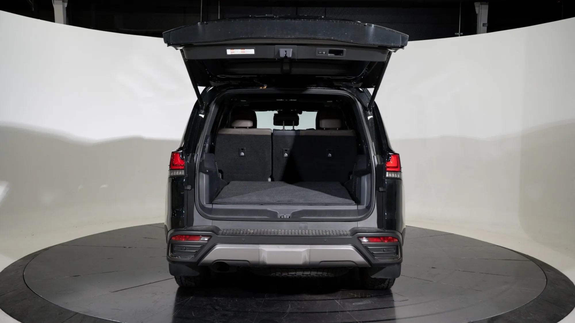 2025 Lexus LX 700h Overtrail