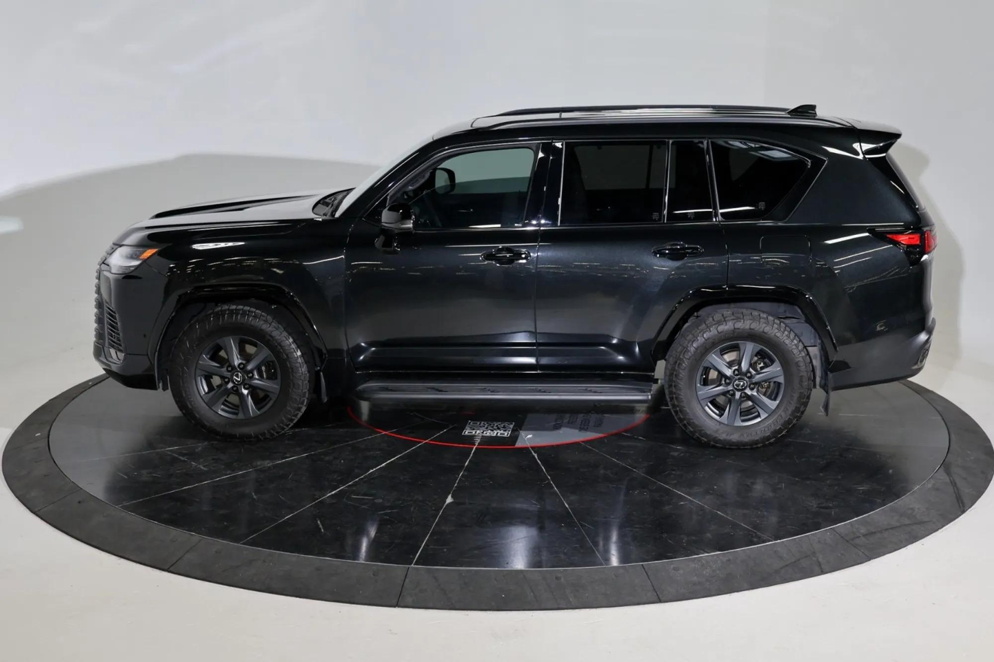 2025 Lexus LX 700h Overtrail