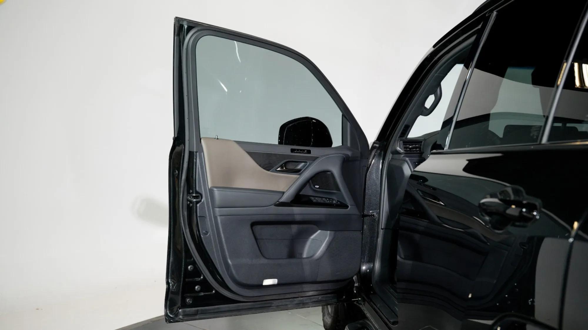 2025 Lexus LX 700h Overtrail