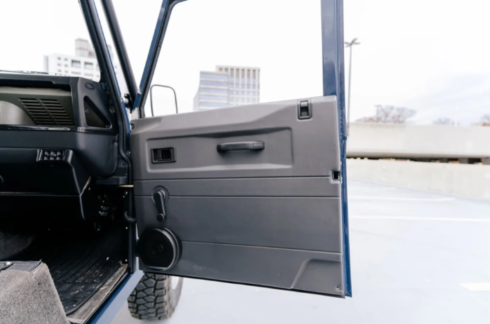 1995 Land Rover NAS Defender 90