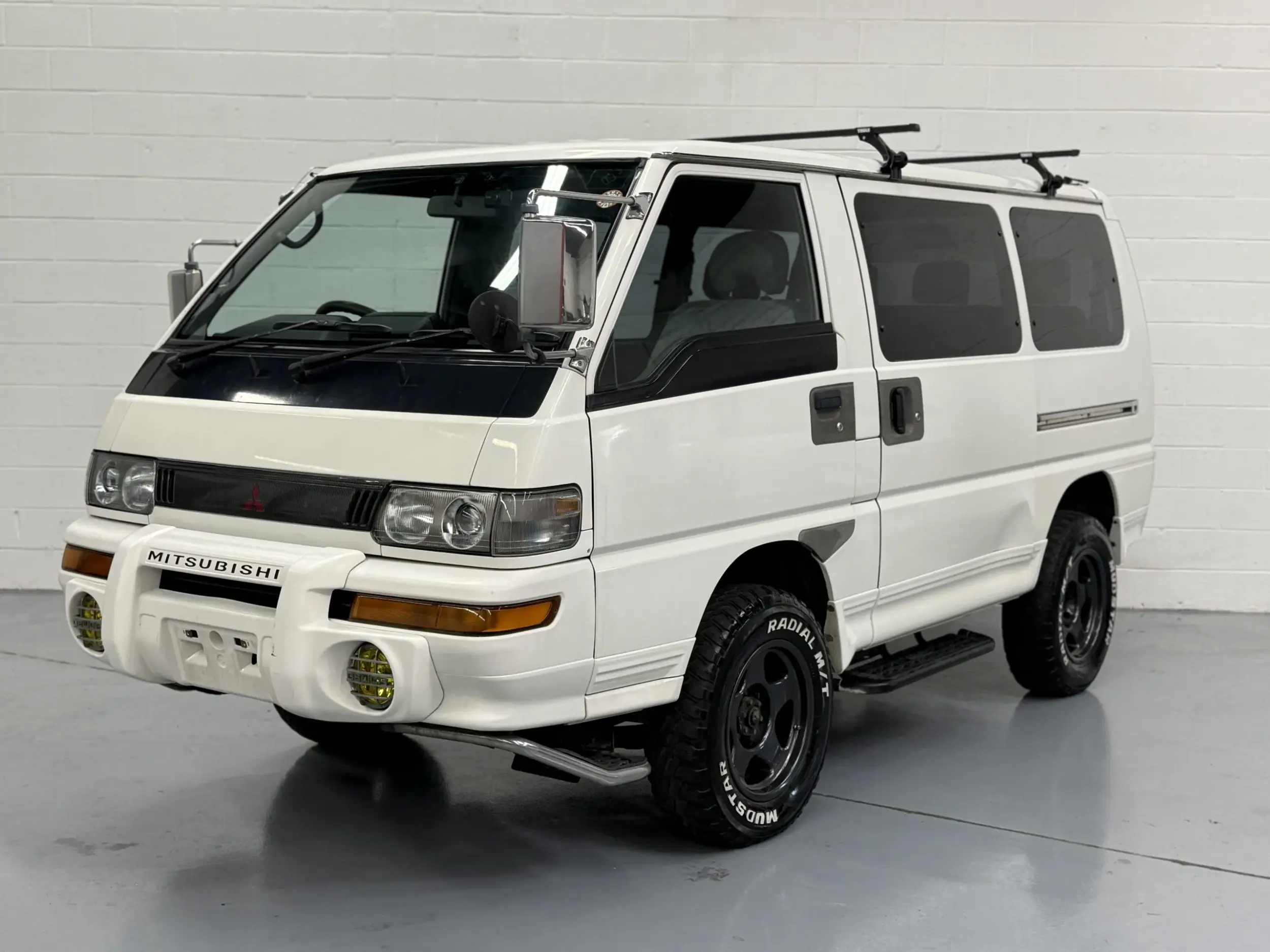 1998 Mitsubishi Delica Star Wagon