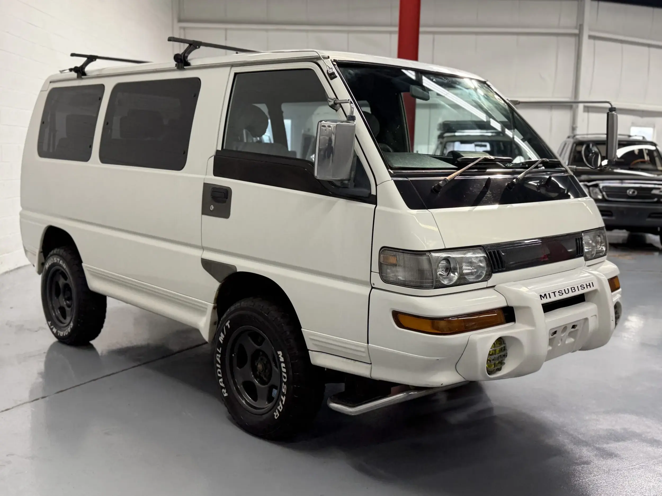  Mitsubishi Delica