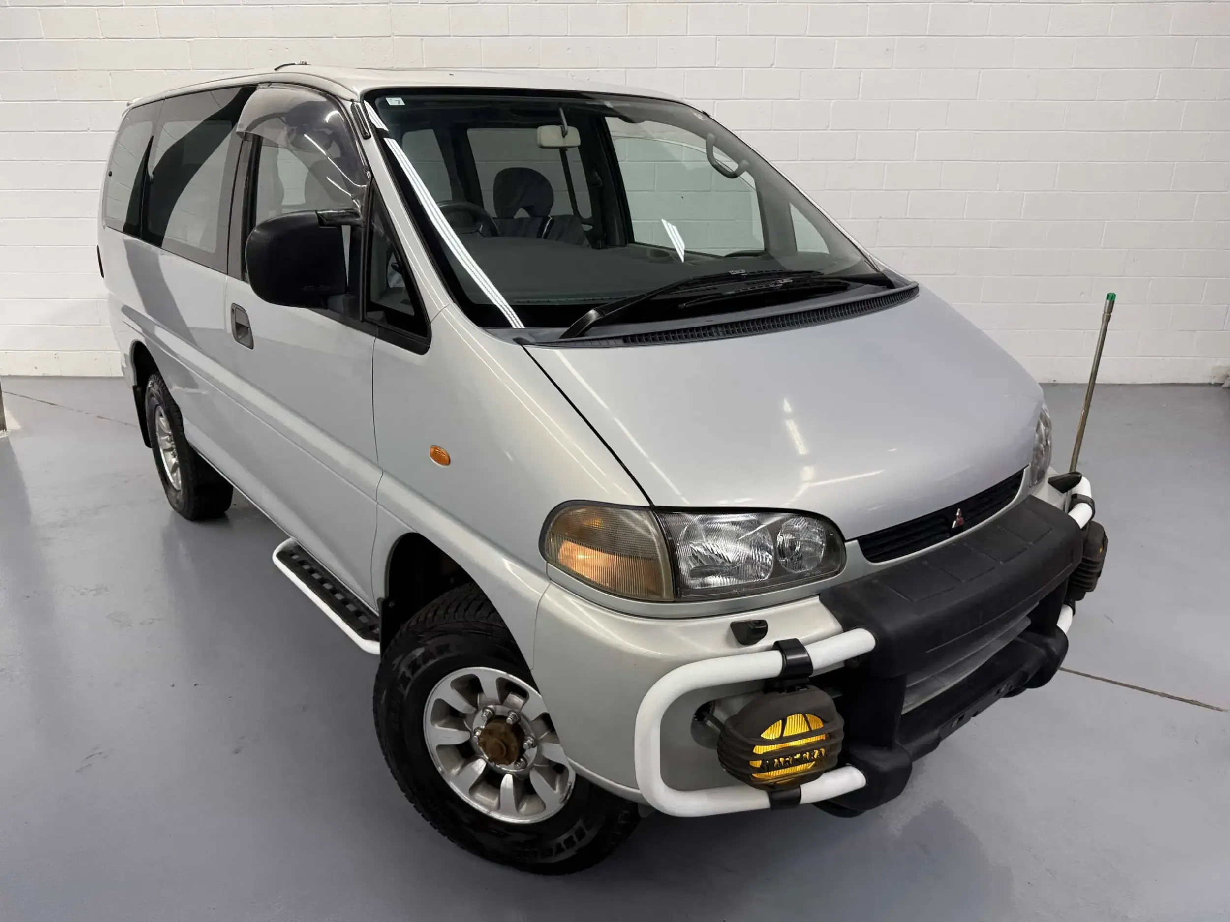 1996 Mitsubishi Delica Space Gear - 3