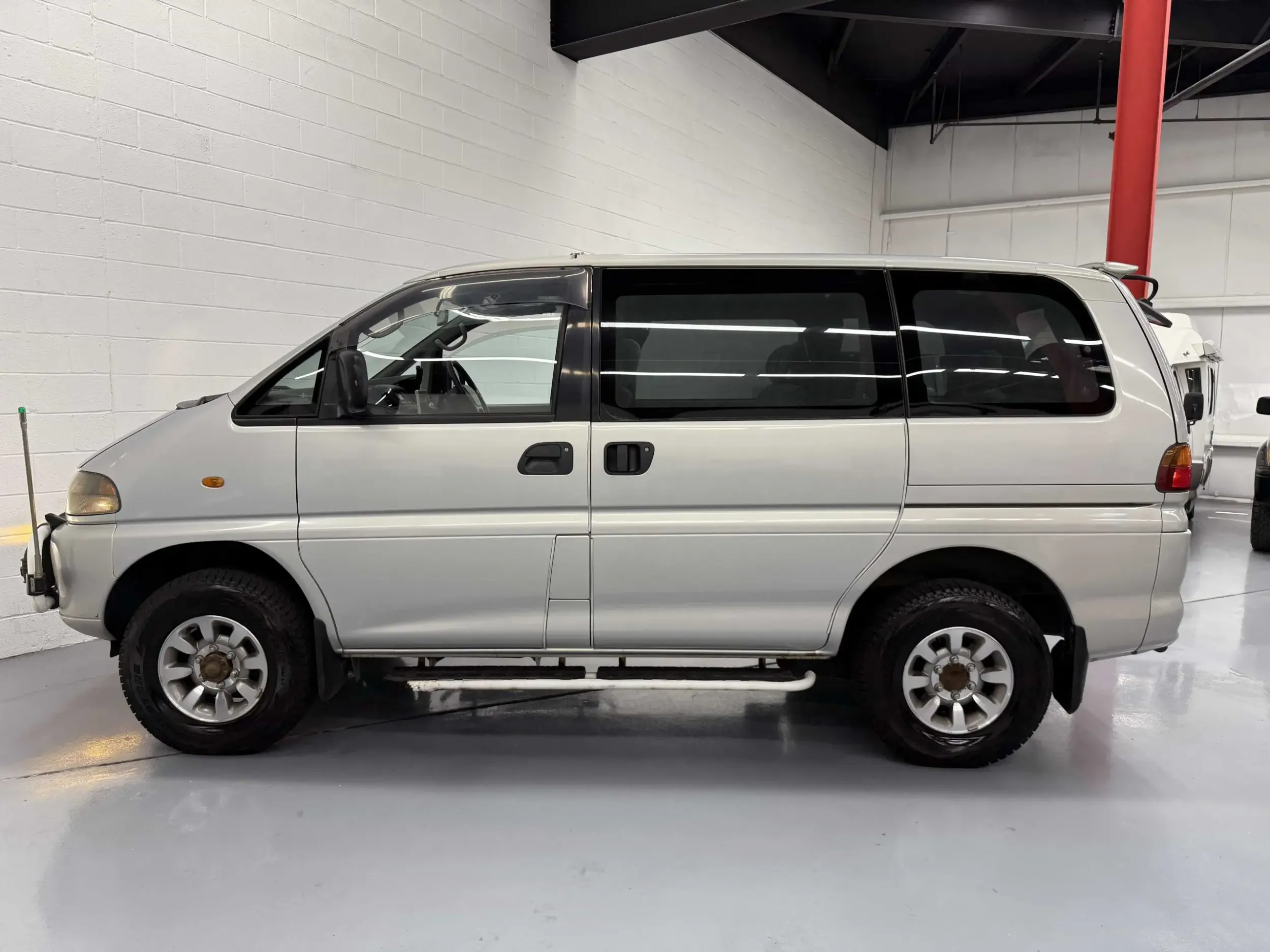 1996 Mitsubishi Delica Space Gear