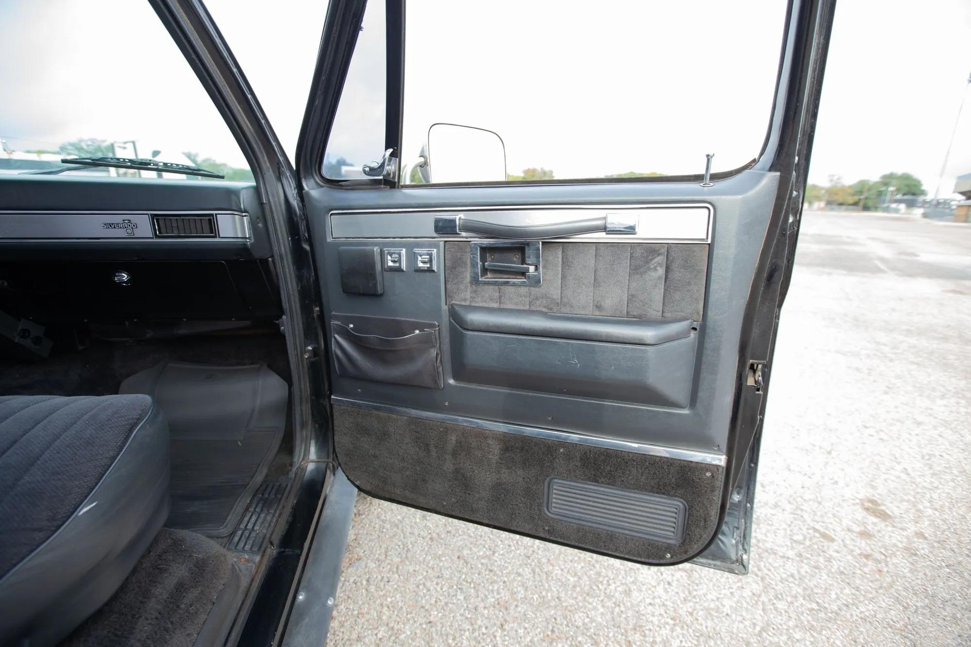 6.2L Detroit Diesel-Powered 1986 Chevrolet K20 Silverado Long Bed Pickup