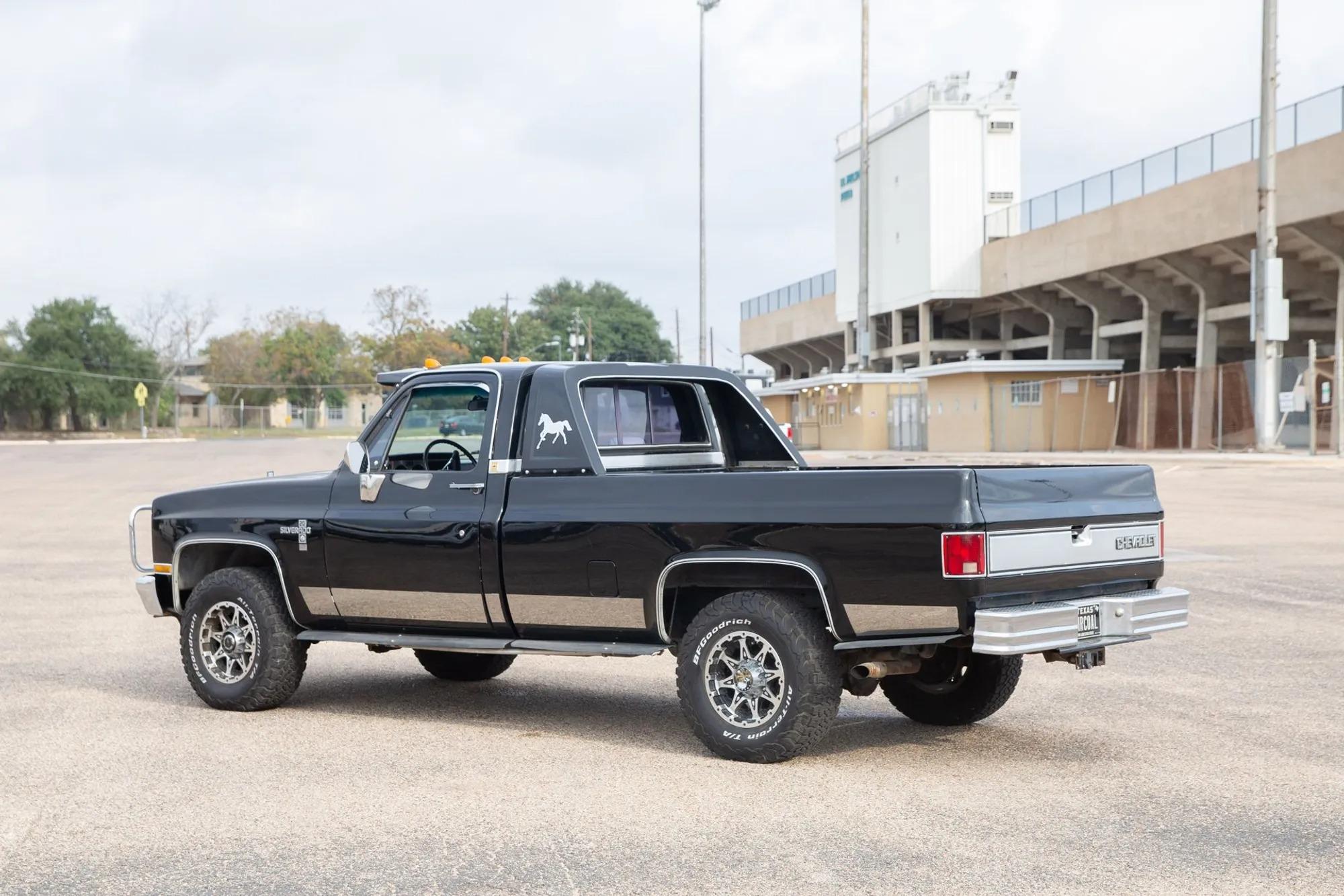 6.2L Detroit Diesel-Powered 1986 Chevrolet K20 Silverado Long Bed Pickup