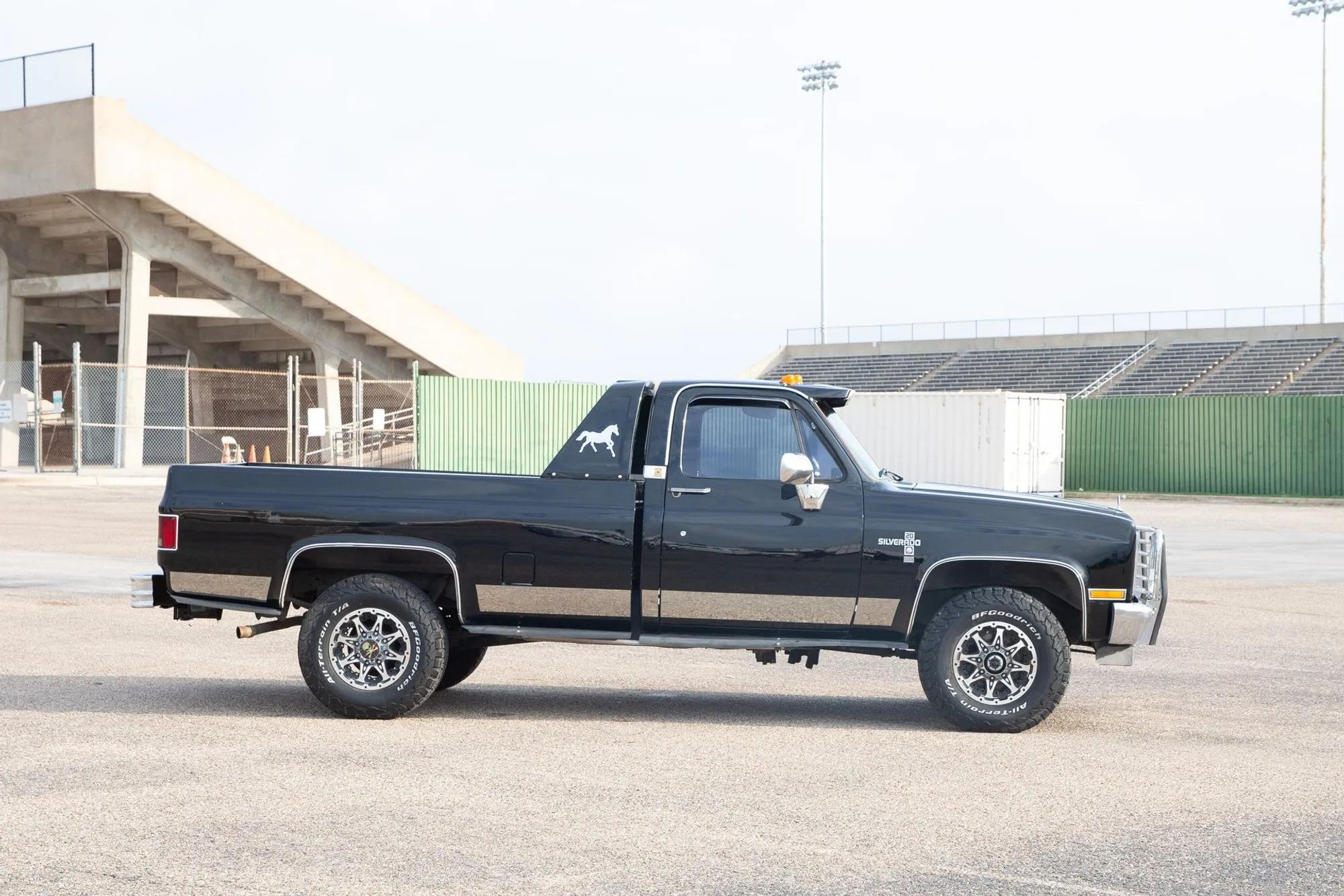 6.2L Detroit Diesel-Powered 1986 Chevrolet K20 Silverado Long Bed Pickup - 4