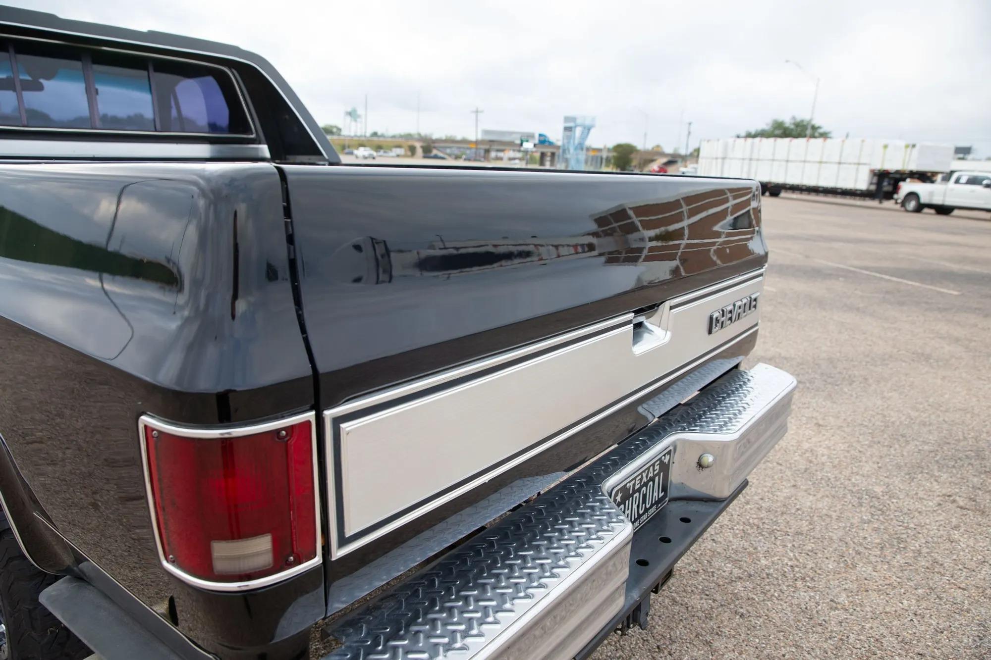 6.2L Detroit Diesel-Powered 1986 Chevrolet K20 Silverado Long Bed Pickup