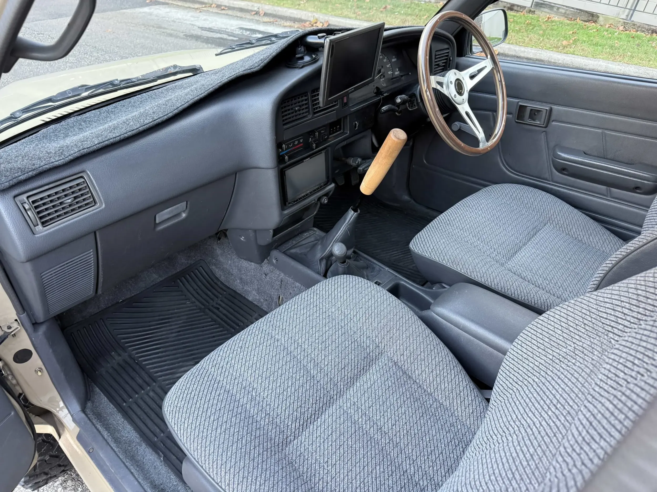 1991 Toyota Hilux LN107
