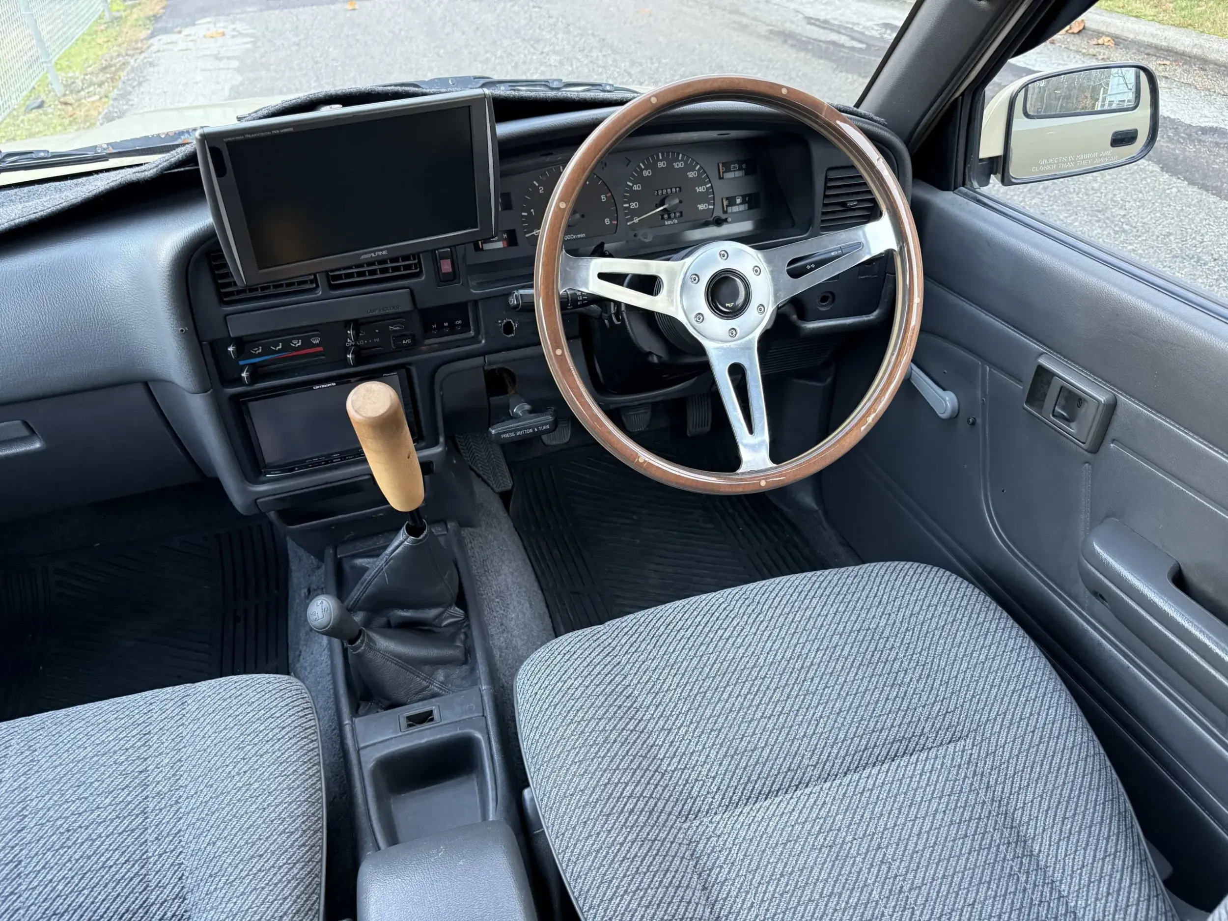 1991 Toyota Hilux LN107