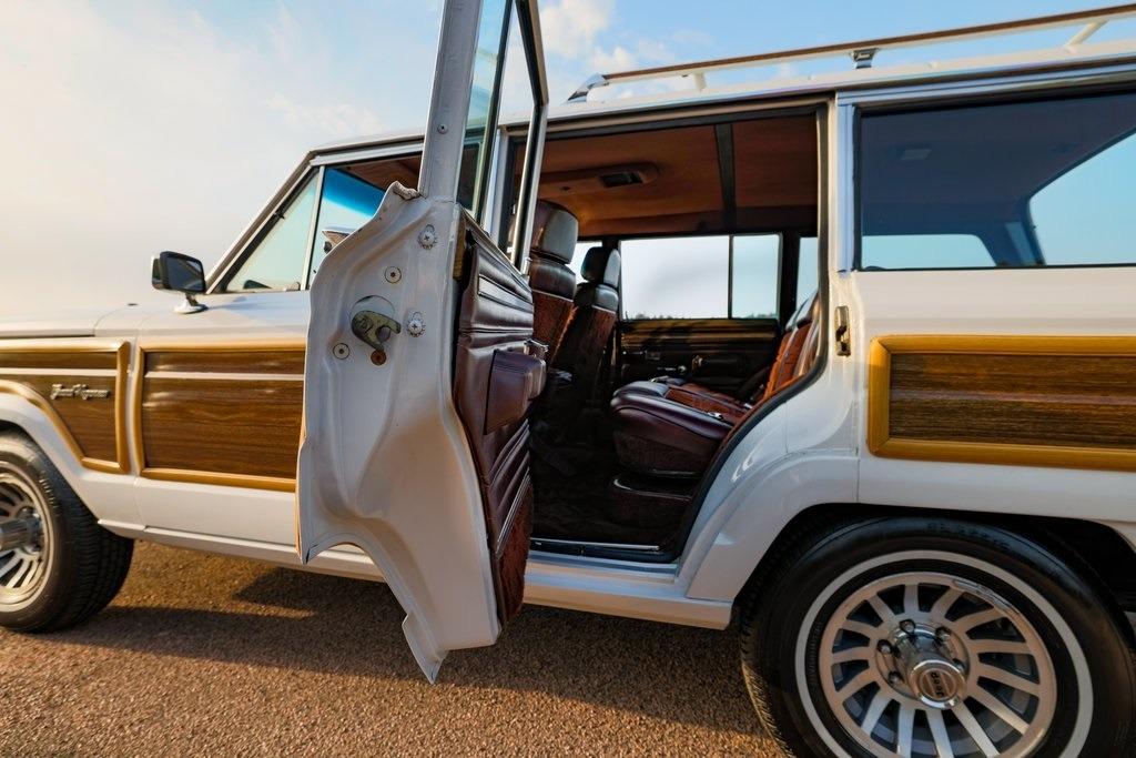 1989 Jeep Grand Wagoneer