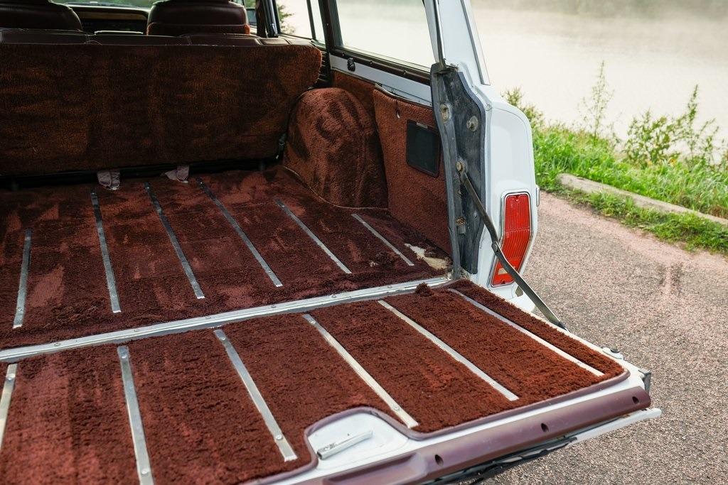 1989 Jeep Grand Wagoneer