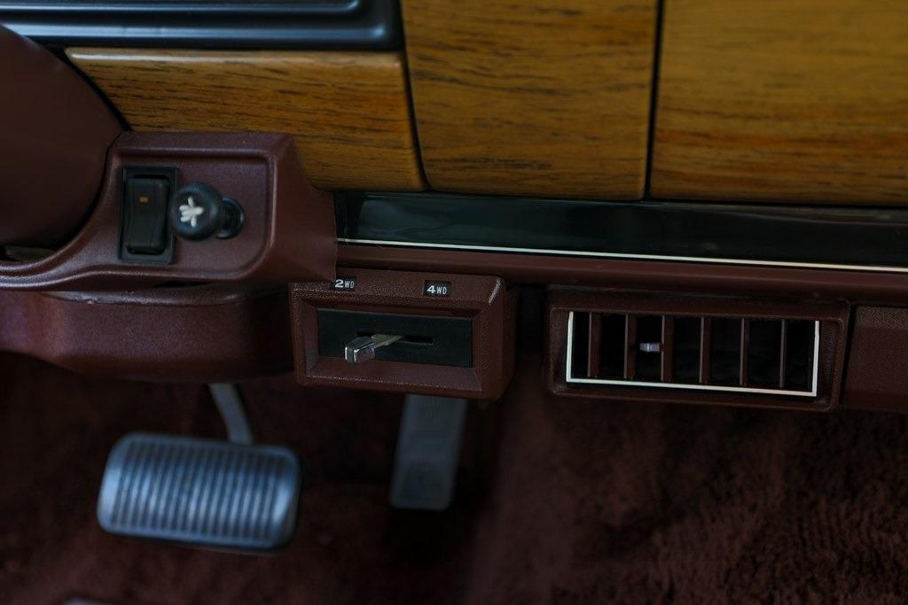 1989 Jeep Grand Wagoneer