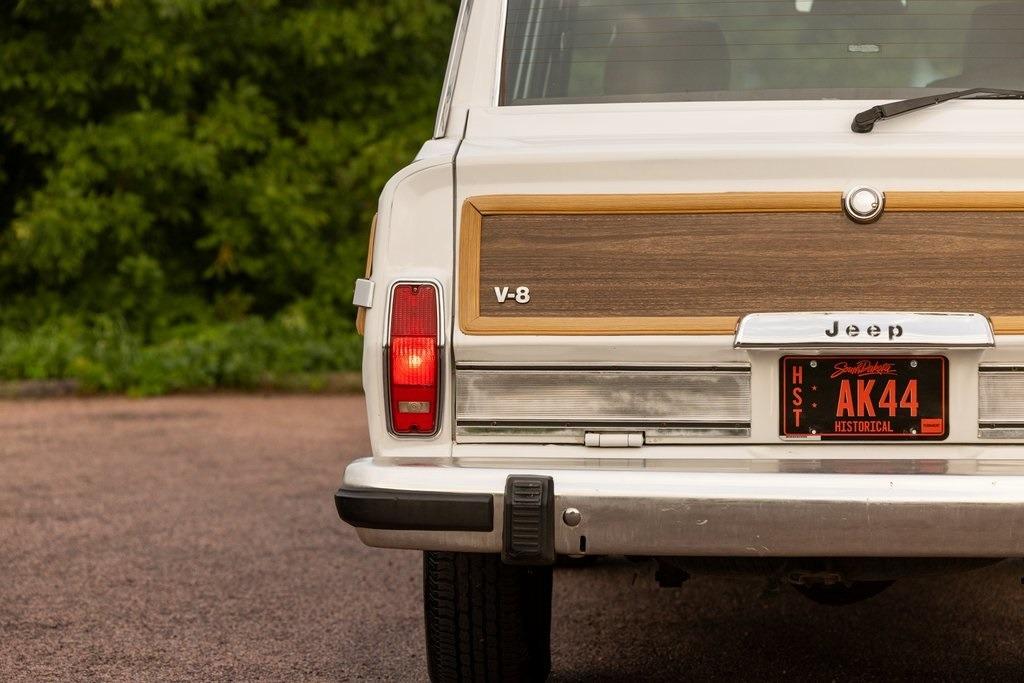 1989 Jeep Grand Wagoneer