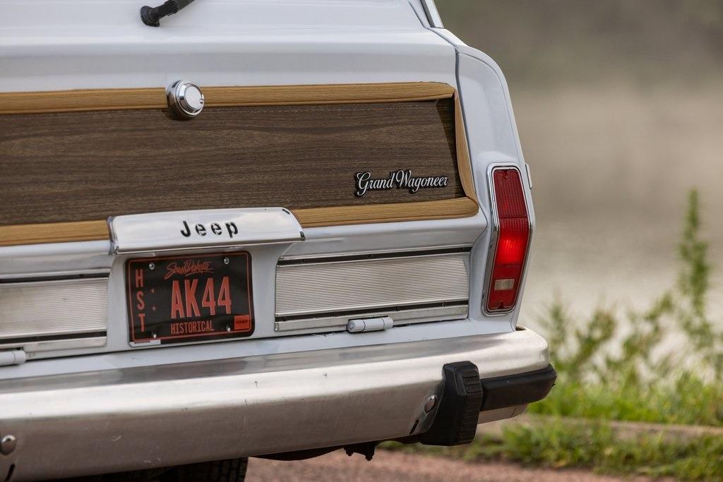1989 Jeep Grand Wagoneer