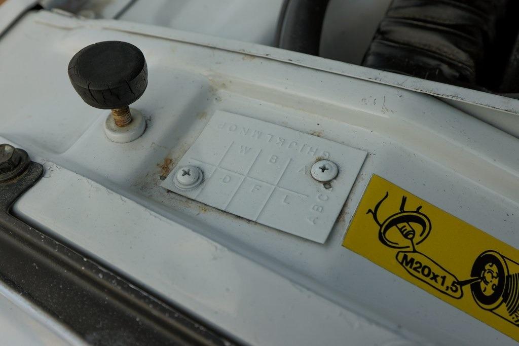 1989 Jeep Grand Wagoneer