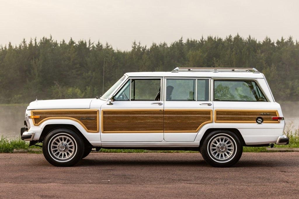 1989 Jeep Grand Wagoneer - 2