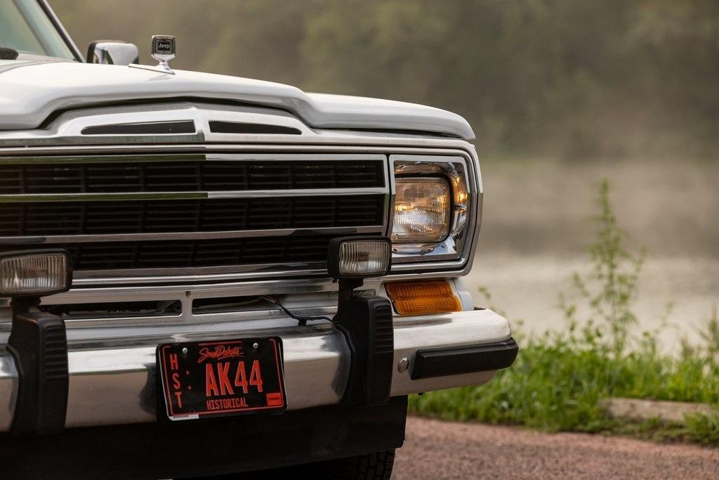 1989 Jeep Grand Wagoneer