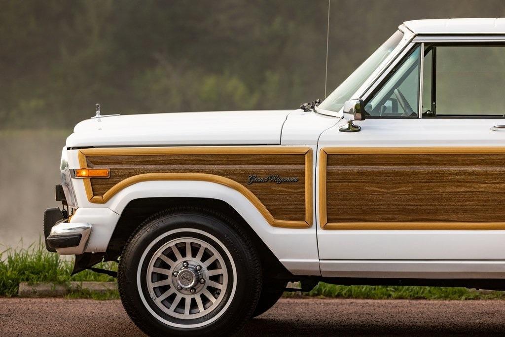 1989 Jeep Grand Wagoneer