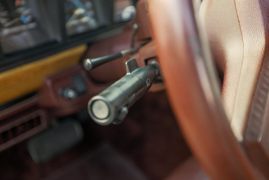 1989 Jeep Grand Wagoneer