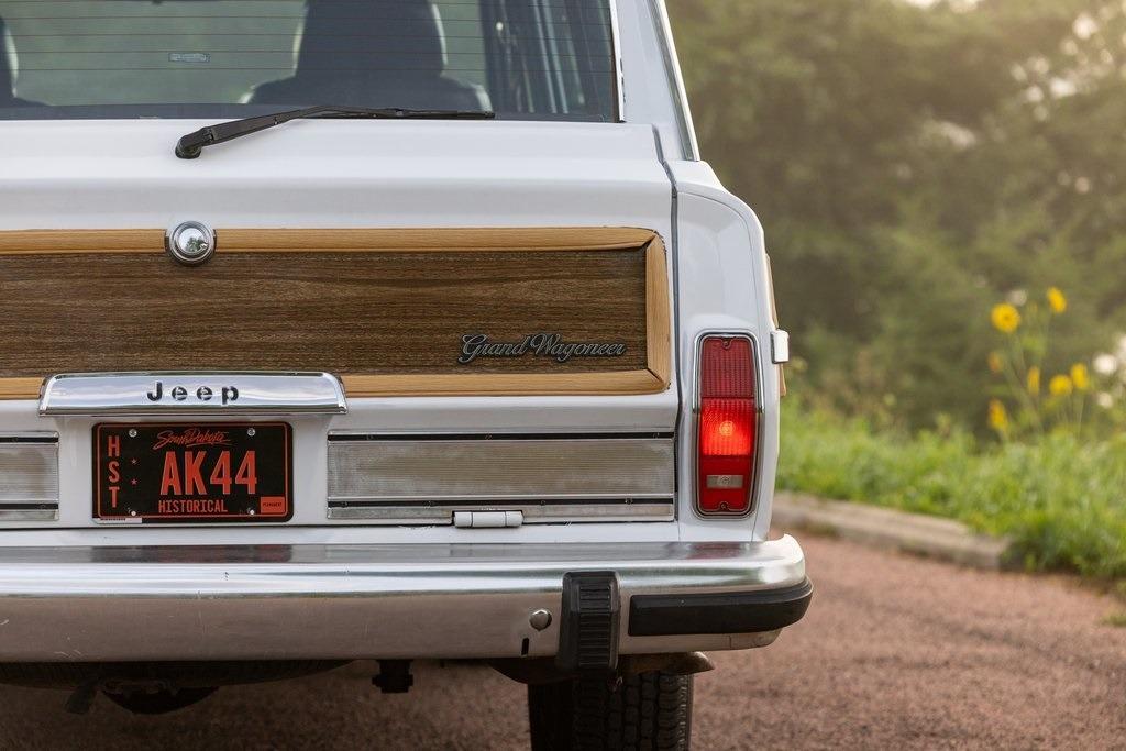 1989 Jeep Grand Wagoneer
