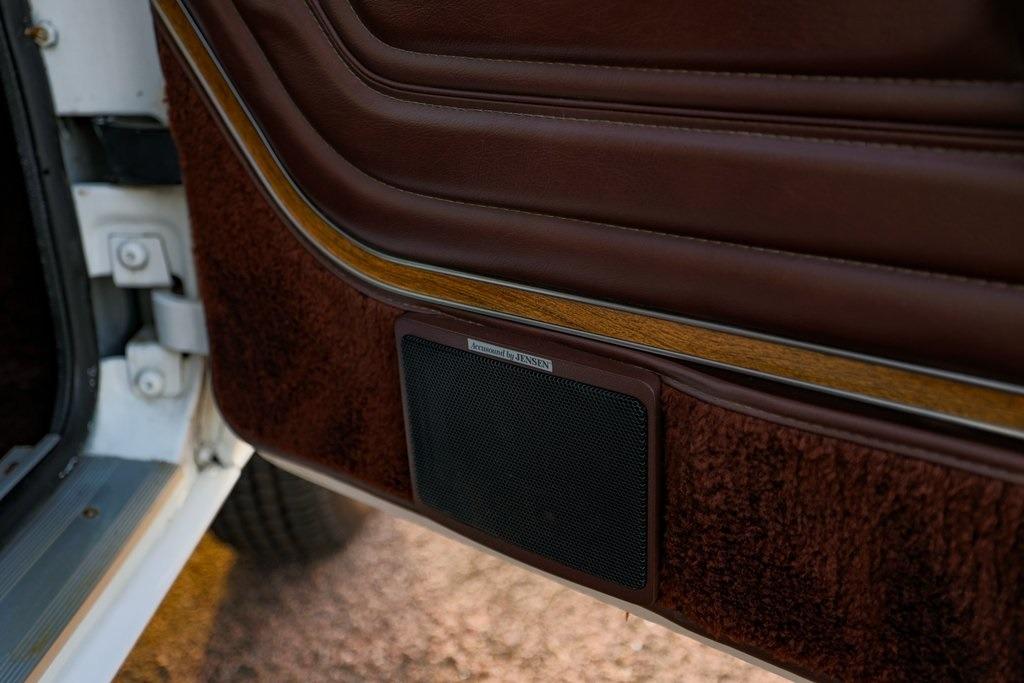 1989 Jeep Grand Wagoneer