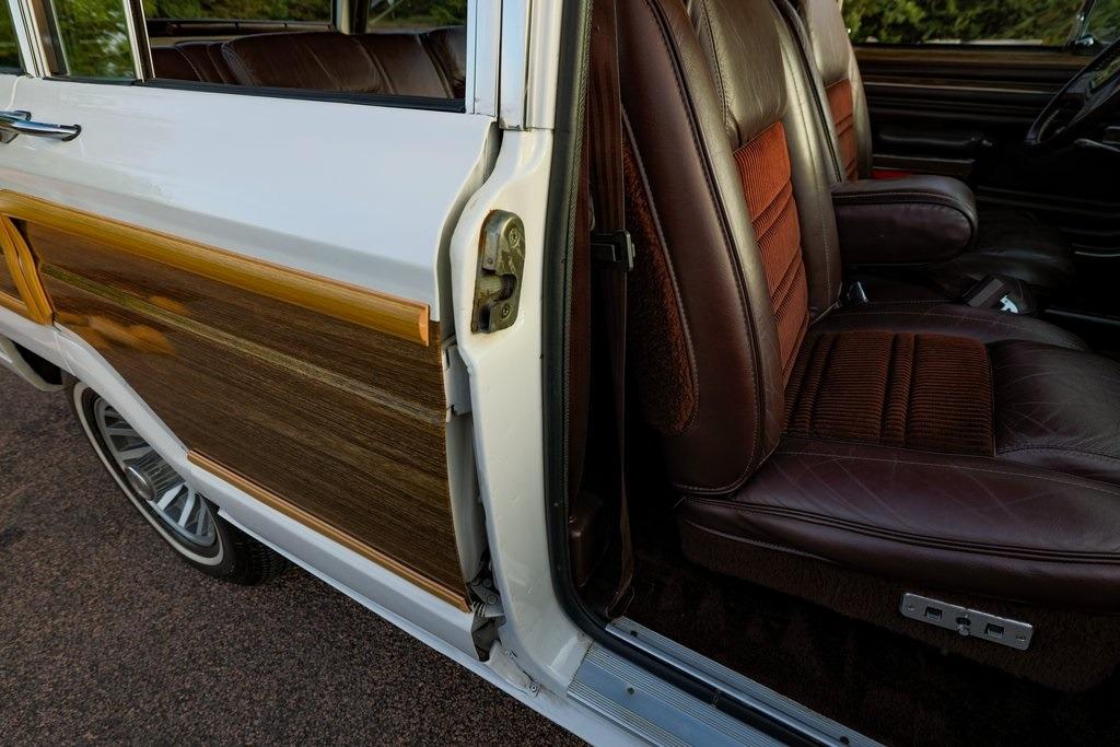 1989 Jeep Grand Wagoneer