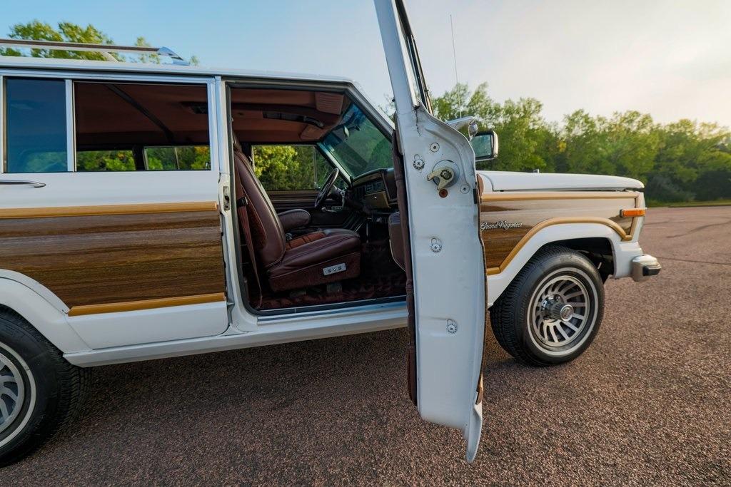1989 Jeep Grand Wagoneer