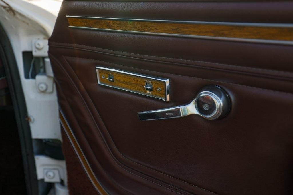 1989 Jeep Grand Wagoneer