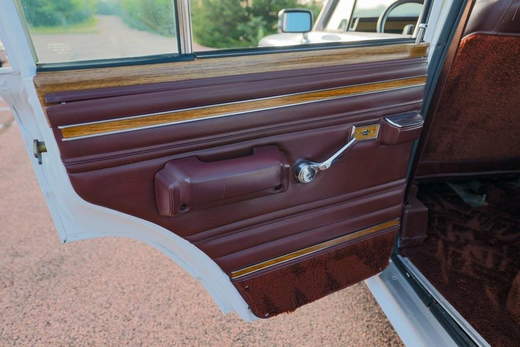1989 Jeep Grand Wagoneer