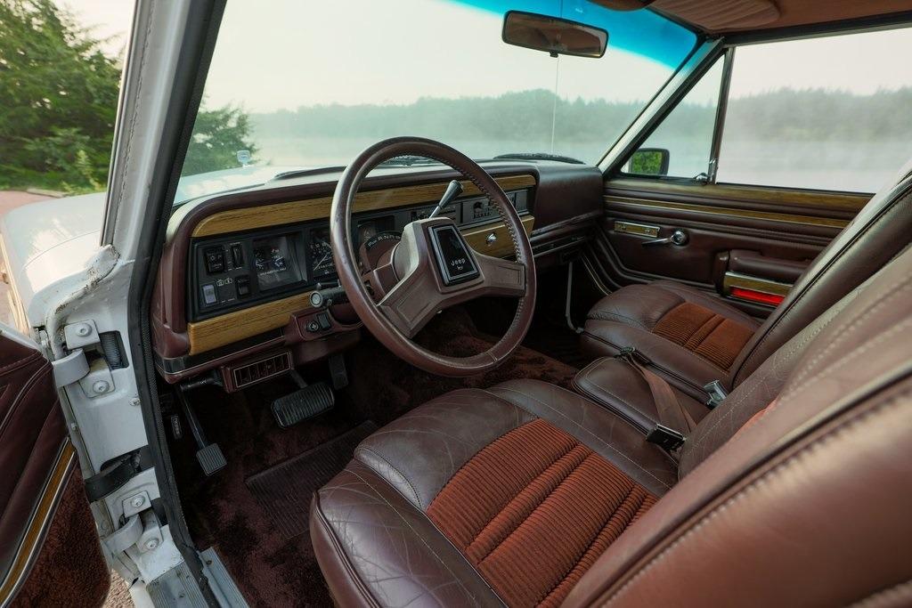1989 Jeep Grand Wagoneer