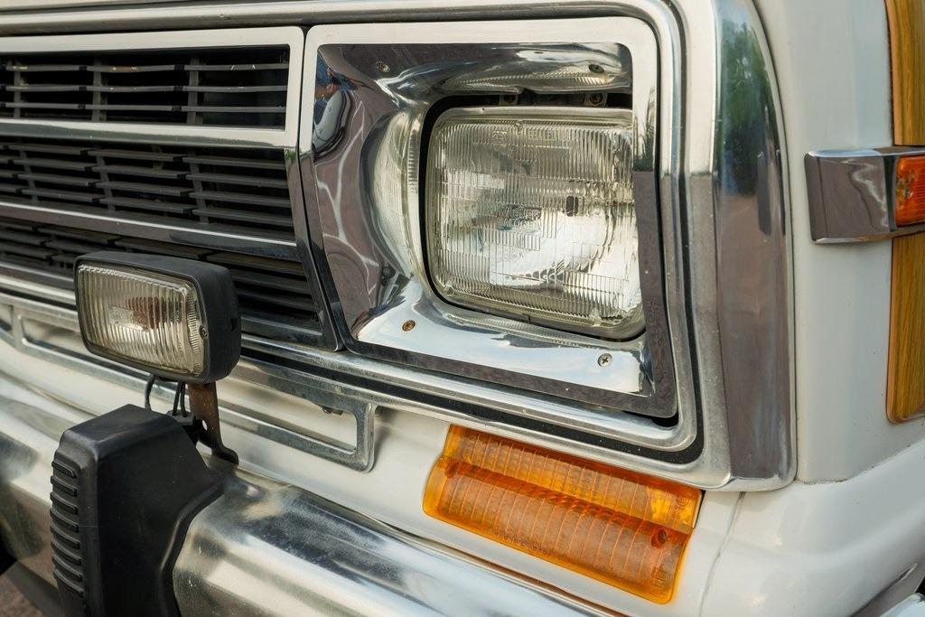 1989 Jeep Grand Wagoneer
