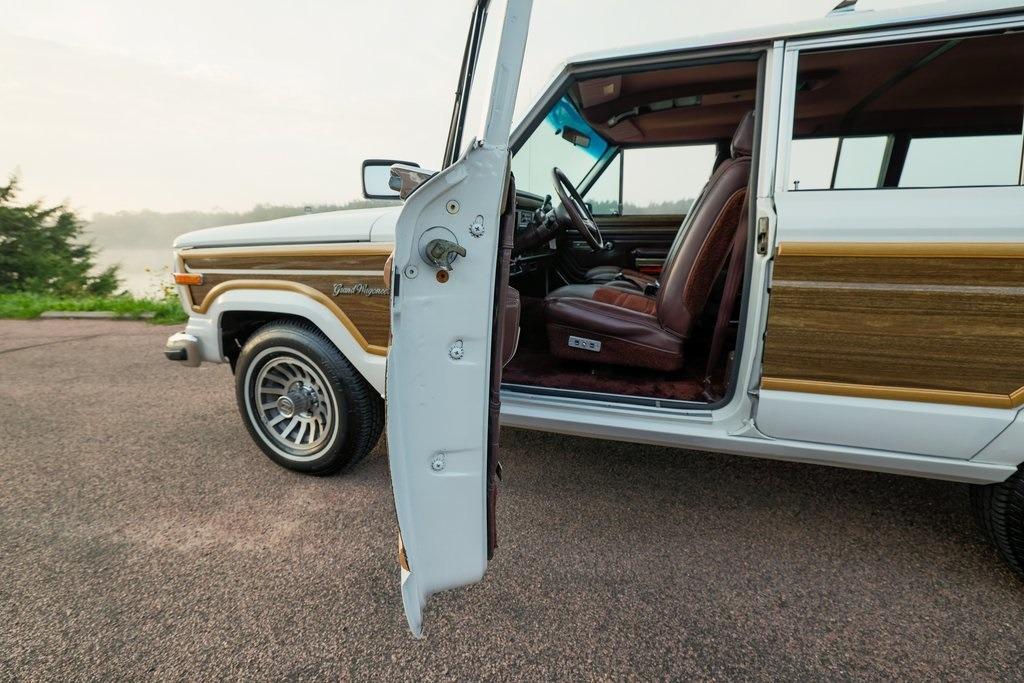 1989 Jeep Grand Wagoneer