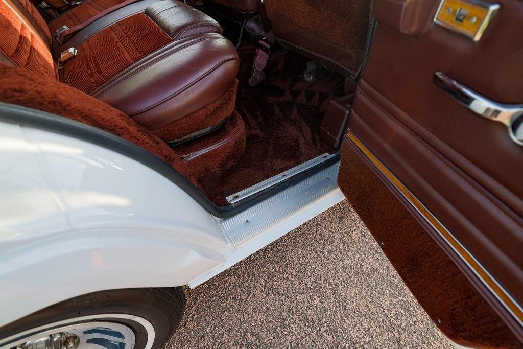 1989 Jeep Grand Wagoneer