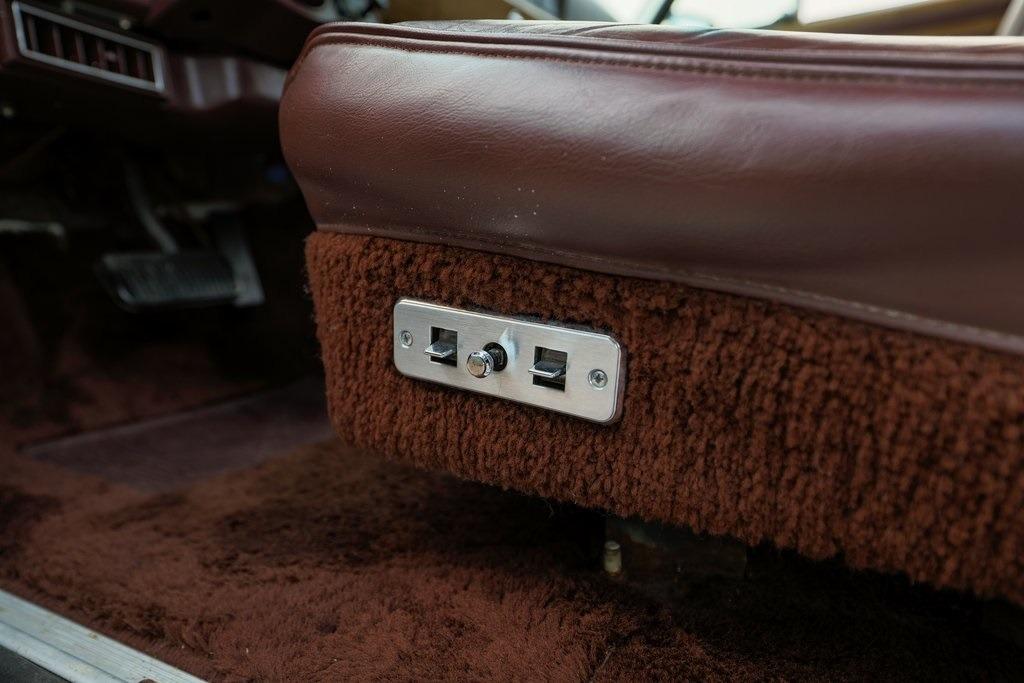 1989 Jeep Grand Wagoneer