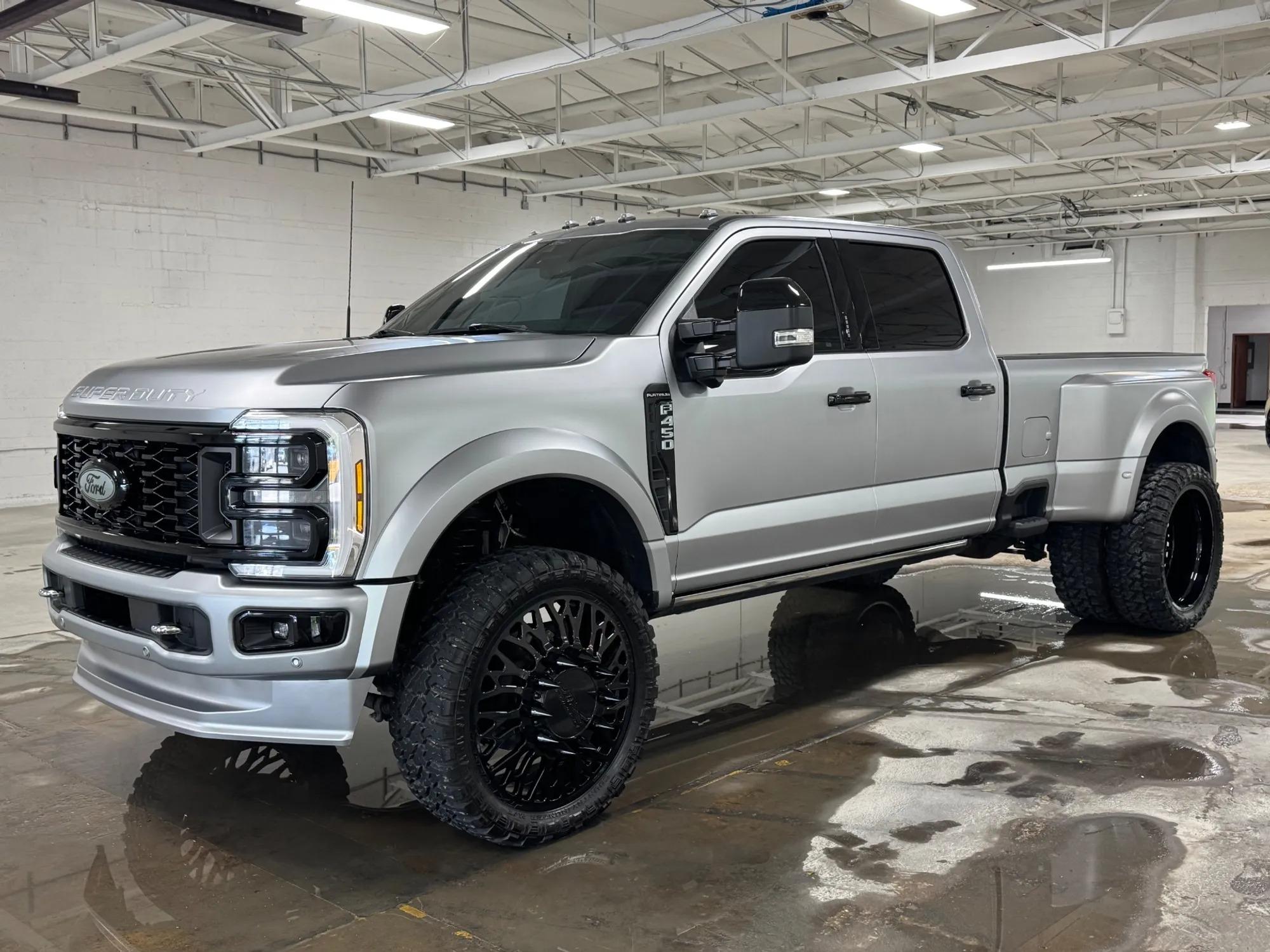 2024 Ford F-450 Super Duty Platinum