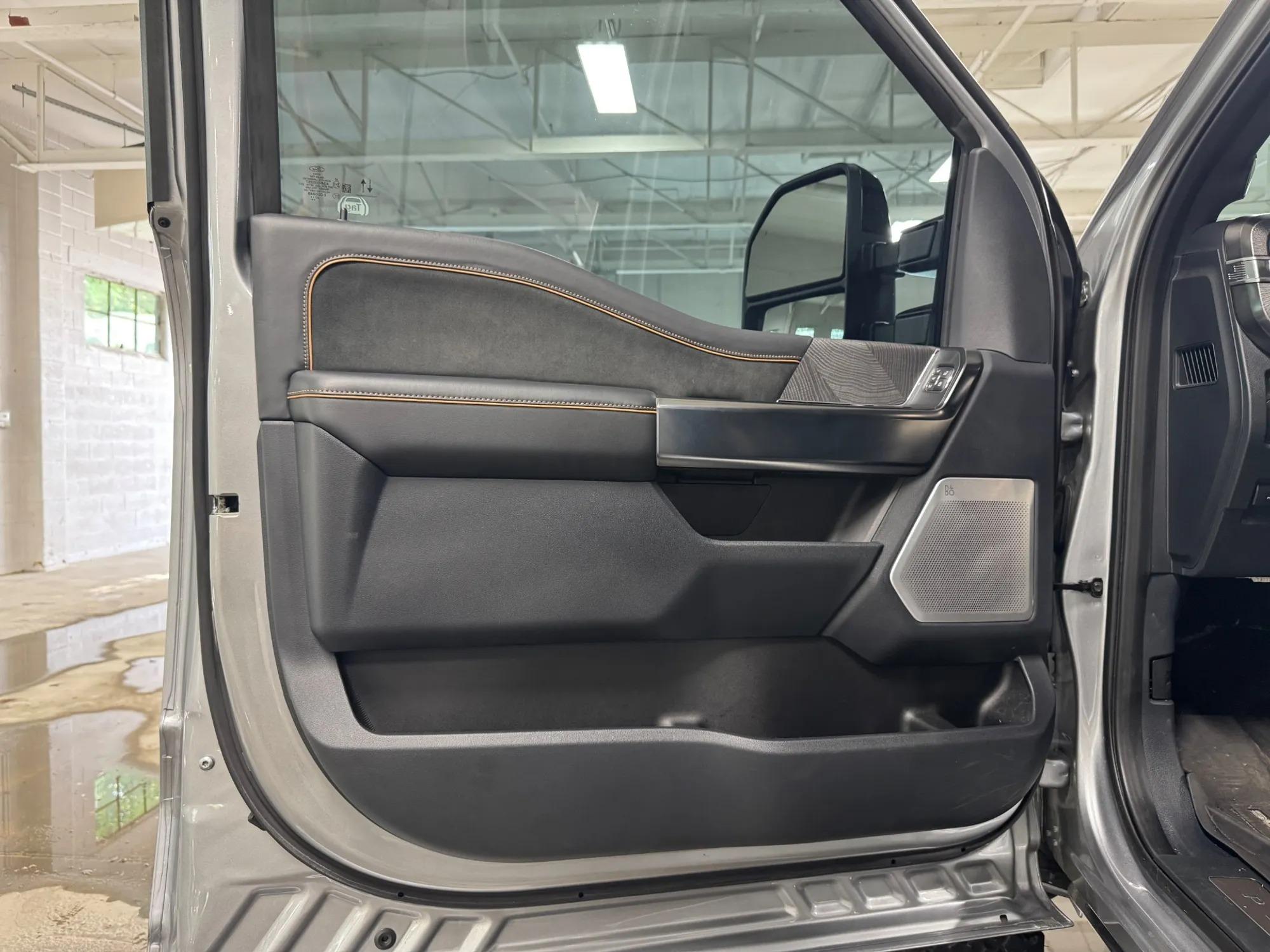 2024 Ford F-450 Super Duty Platinum