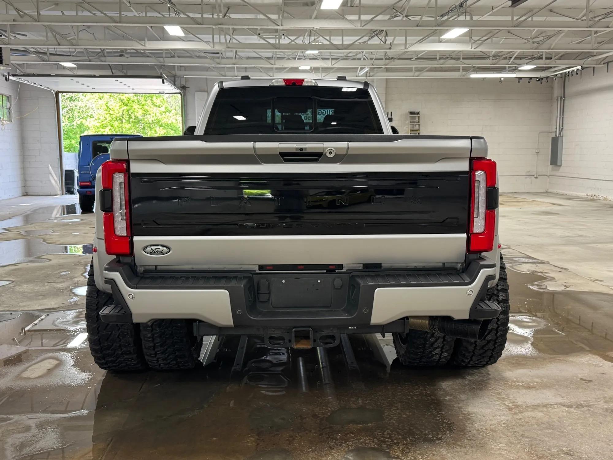 2024 Ford F-450 Super Duty Platinum
