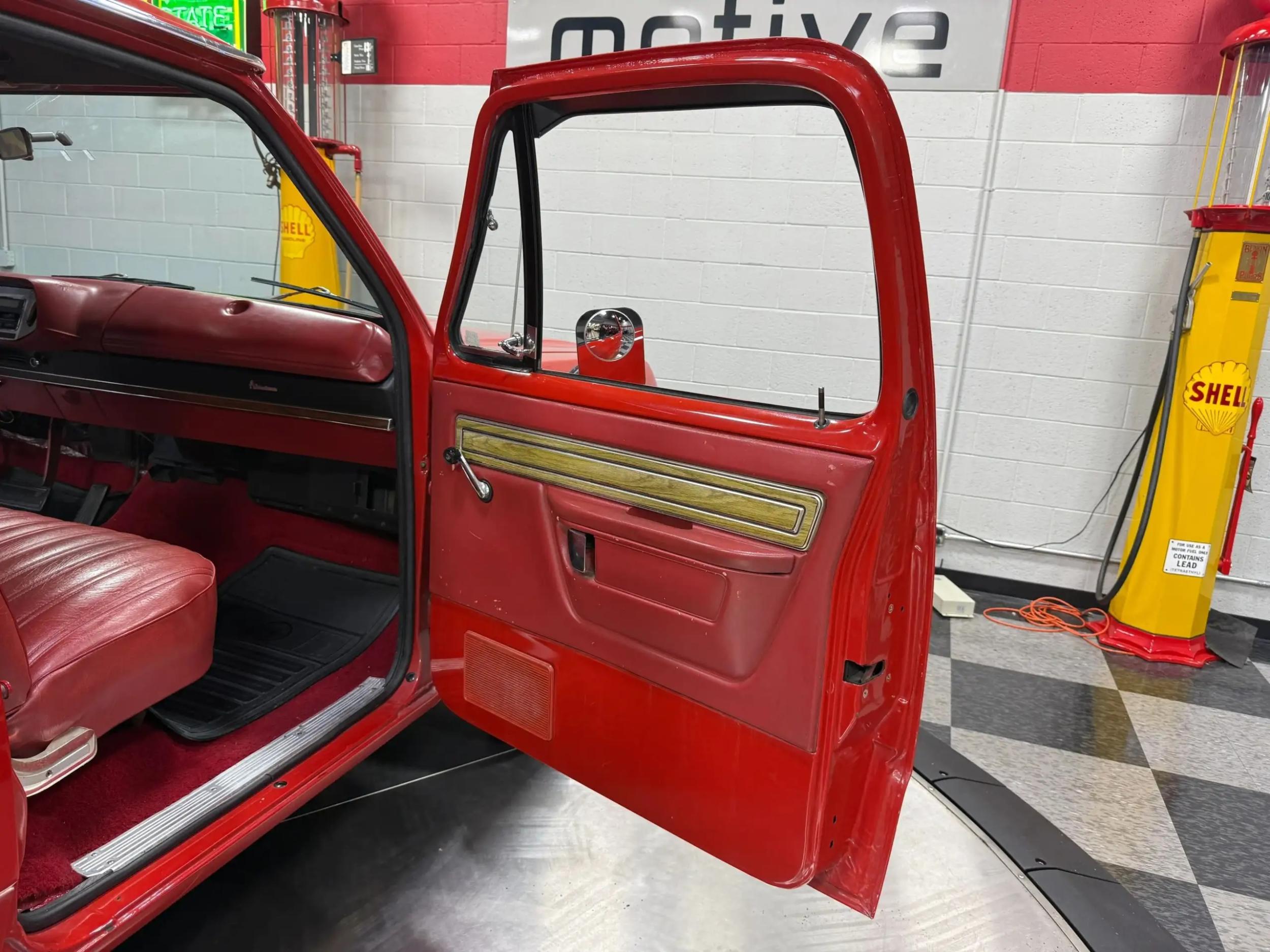 1979 Dodge D150 Li'l Red Express