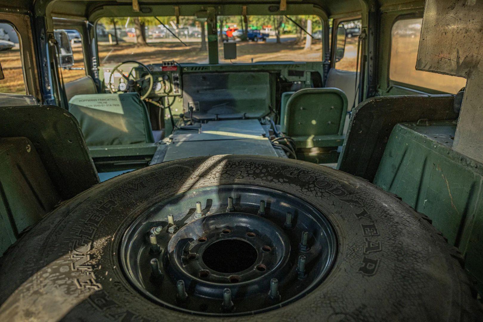 1990 AM General M998 HMMWV